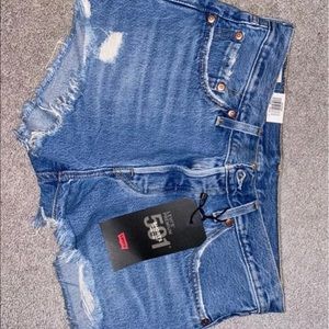 Levi 501 Jean shorts size 28